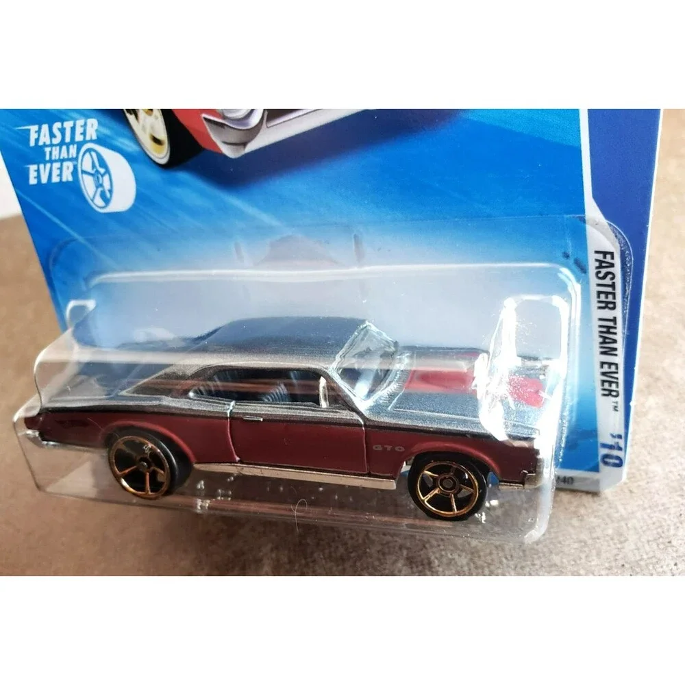 2010 Hot Wheels '67 PONTIAC GTO Dark GRAY/RED FASTER THAN EVER SERIES #6/10 1:64